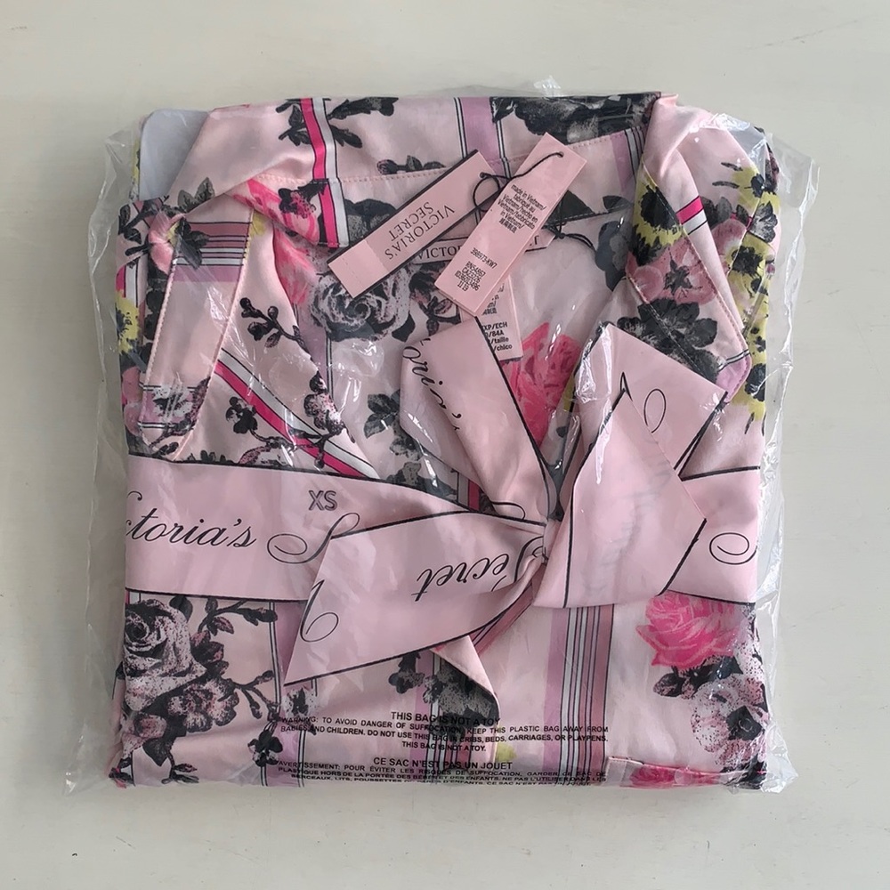 Victoria secret short pajama set